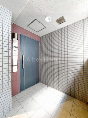 ց@-