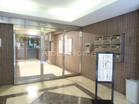 エントランス　-