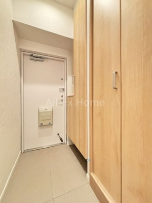 ց@-