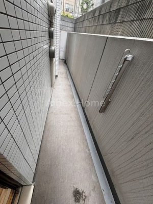 oRj[@-