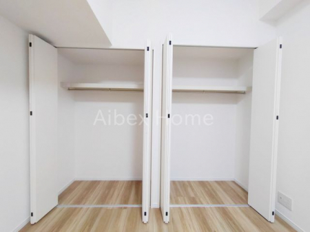 [@-