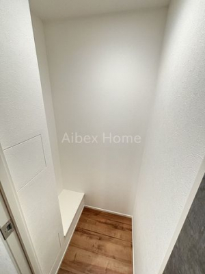 [@-