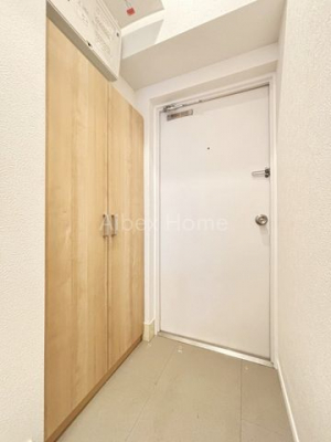 ց@-
