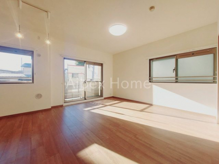 ���r���O�@-