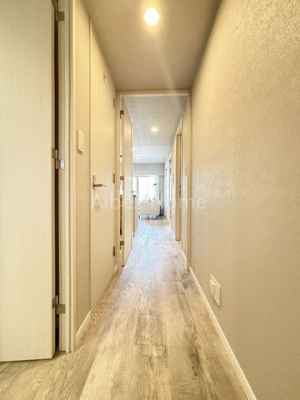 ���ց@-