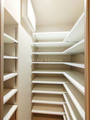 ���[�@�V���[�Y�C���N���[�[�b�g