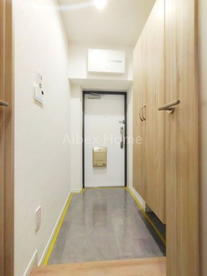 ���ց@-