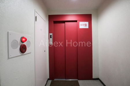 ���ց@-