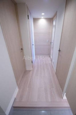 ���ց@-