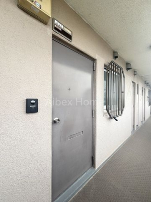 ���ց@-