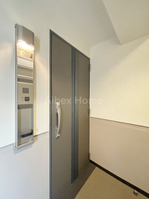 ���ց@-