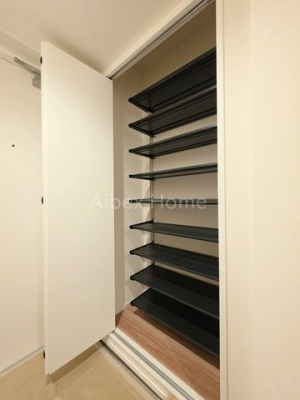 ���ց@-