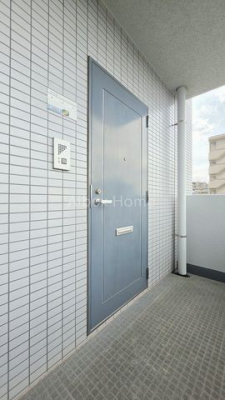 ���ց@-