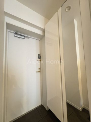 ���ց@-