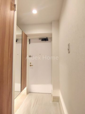 ���ց@-