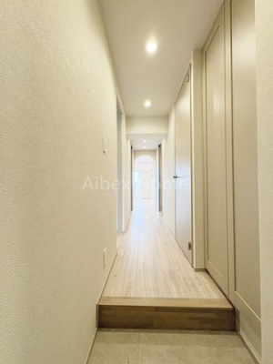 ���ց@-