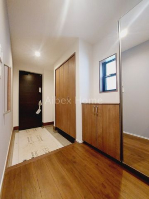 ���ց@-