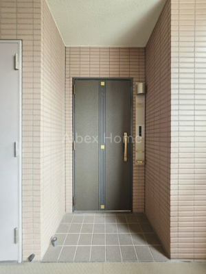 ���ց@-