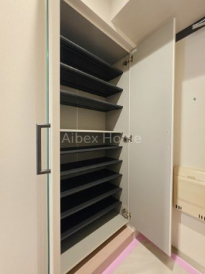 ���ց@-