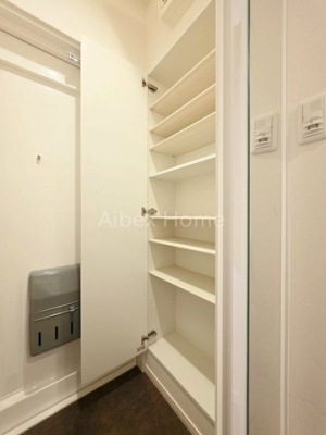���ց@-