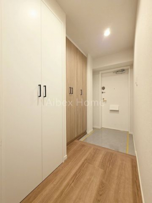 ���ց@-